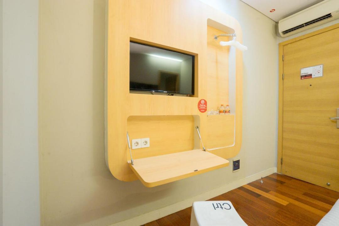 Life Hotel Stasiun Kota سورابايا المظهر الخارجي الصورة