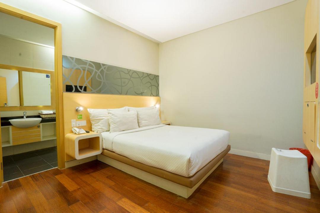 Life Hotel Stasiun Kota سورابايا الغرفة الصورة