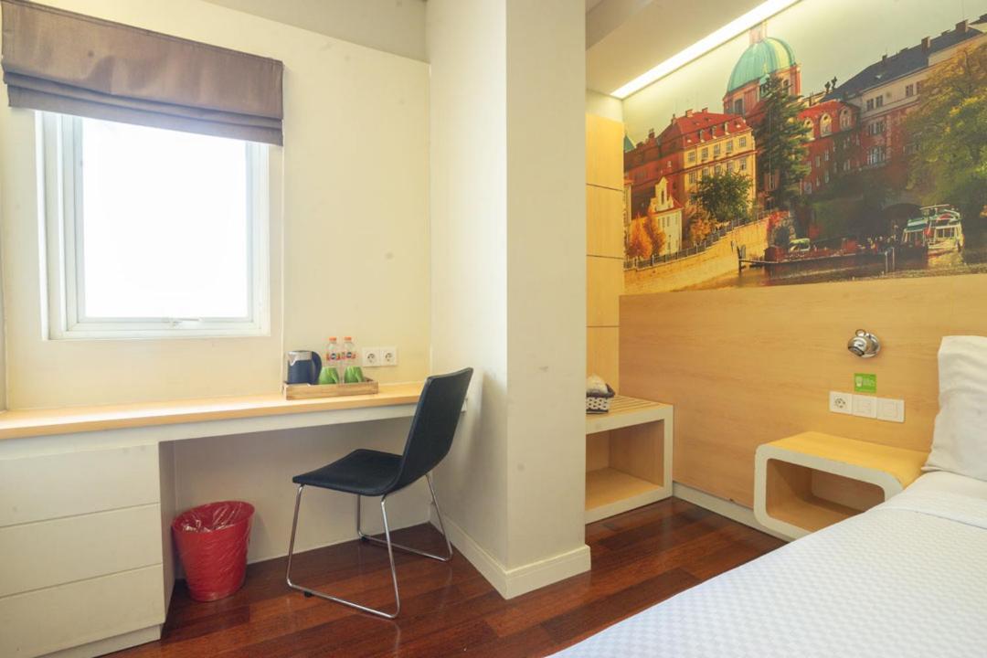Life Hotel Stasiun Kota سورابايا الغرفة الصورة